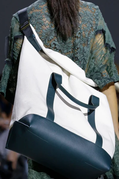 Look 52